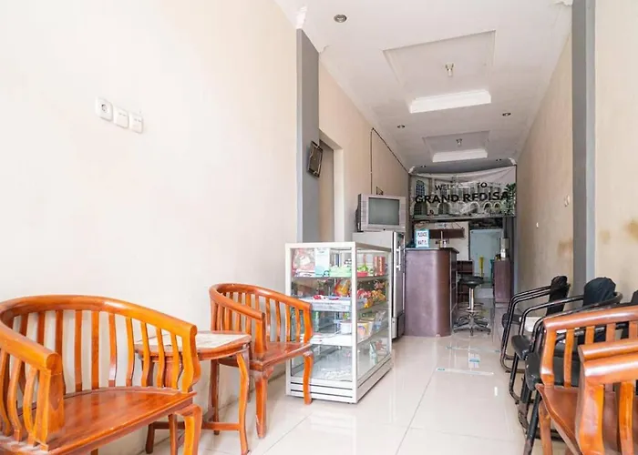 RedDoorz near Universitas Merdeka Malang 2