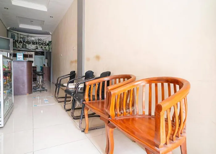 RedDoorz near Universitas Merdeka Malang 2